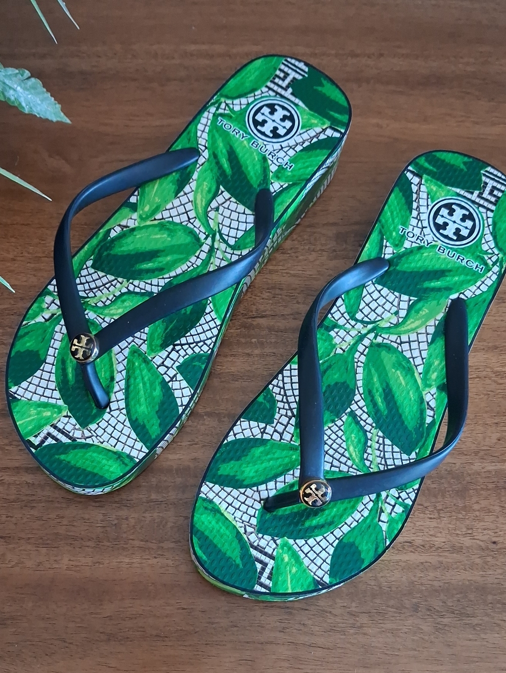 Tory Burch Thandie Tropical Leaf Platform Wedge Flip Flop Sandal ** Size 8.5 - Picture 3 of 9